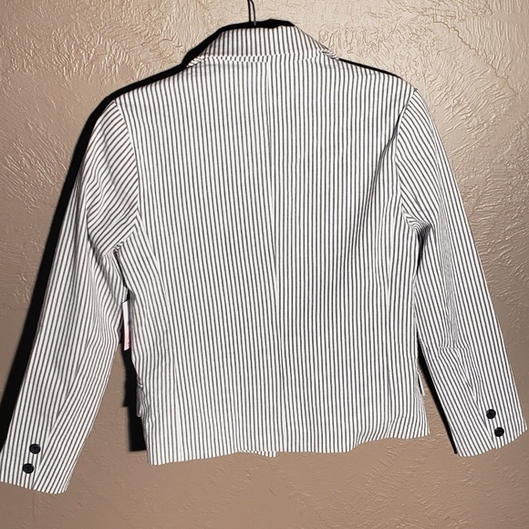 F21 - Picture 4 of 5